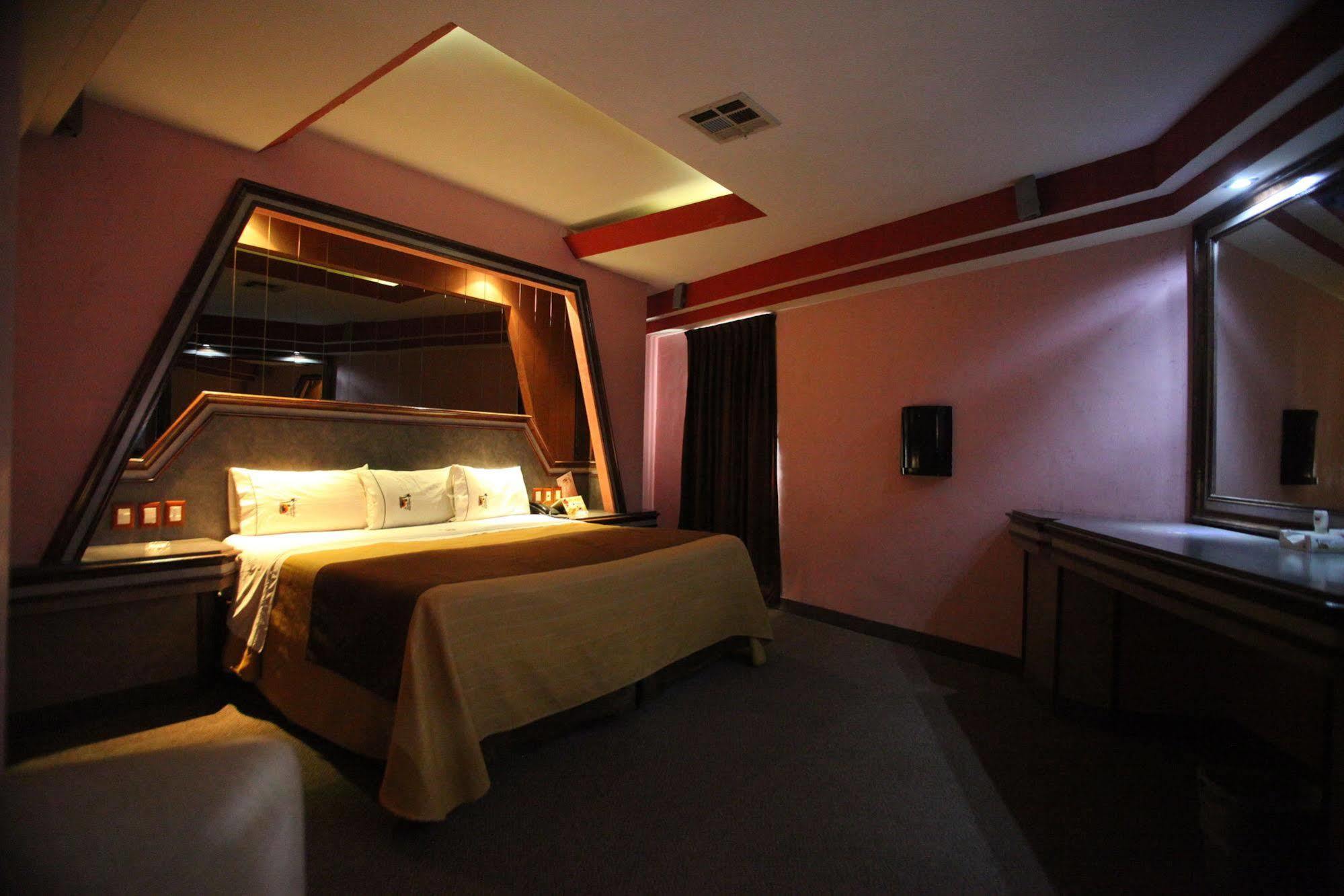 Motel Mediterraneo Mexicali Ngoại thất bức ảnh