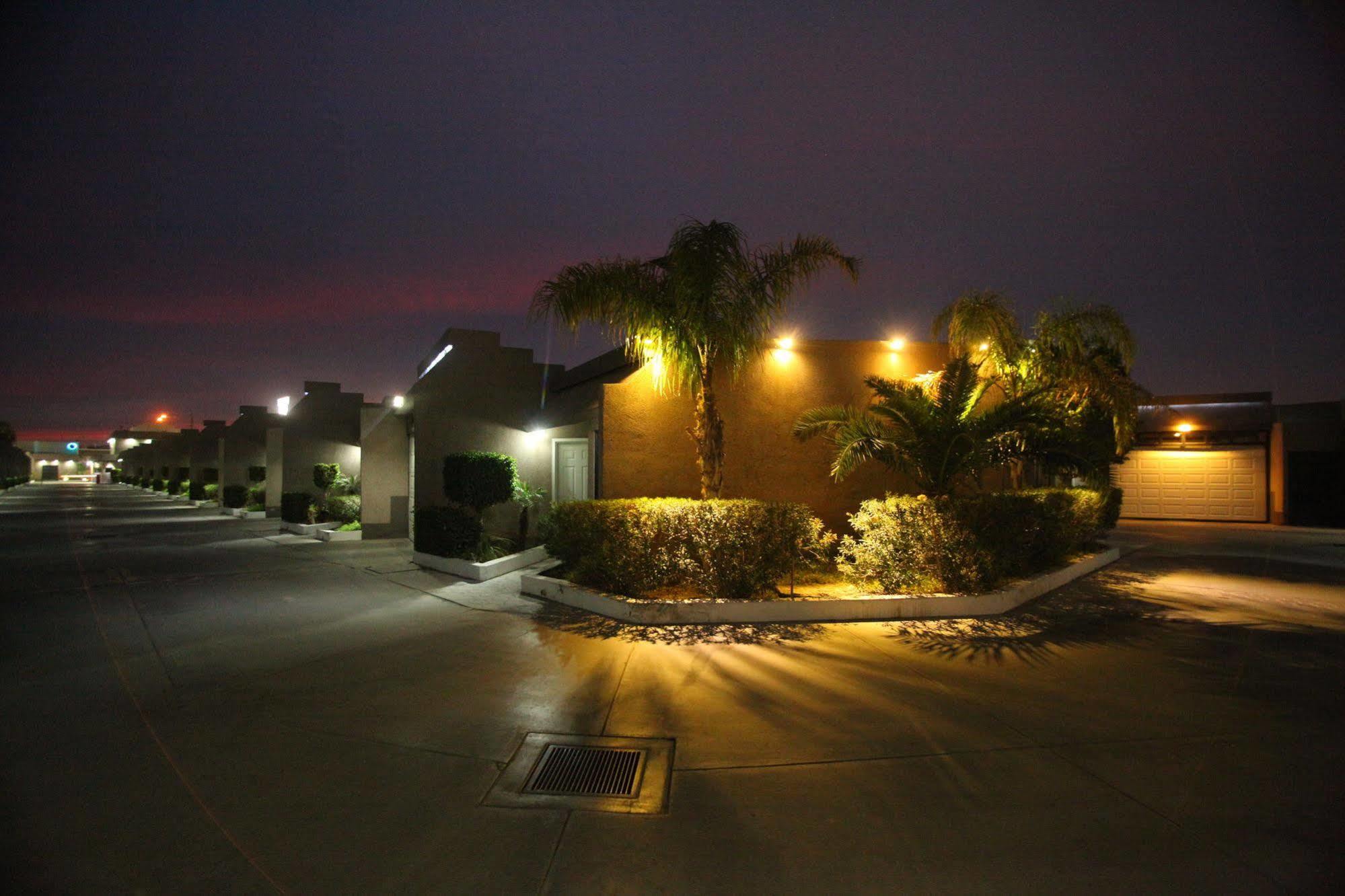 Motel Mediterraneo Mexicali Ngoại thất bức ảnh